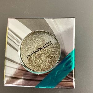 MAC Cosmetics- Make a Wish Eyeshadow